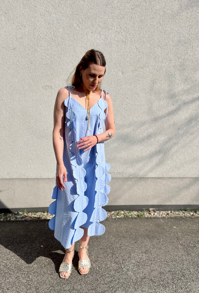 Scalloped Wave Seersucker Dress — Light Blue
