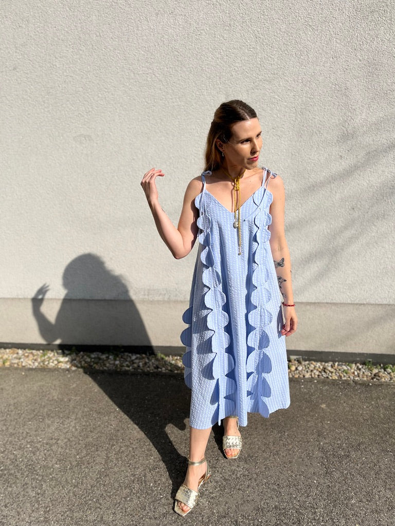 Scalloped Wave Seersucker Dress — Light Blue