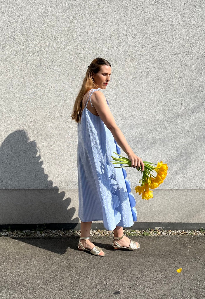 Scalloped Wave Seersucker Dress — Light Blue