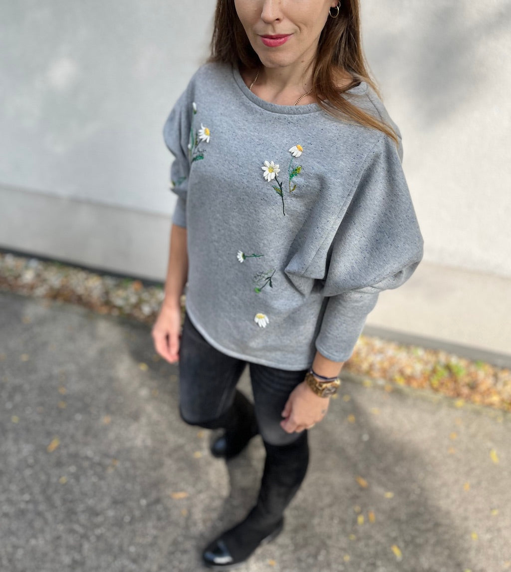 Handmade Organic Cotton Sweater with Embroidery – Daisy