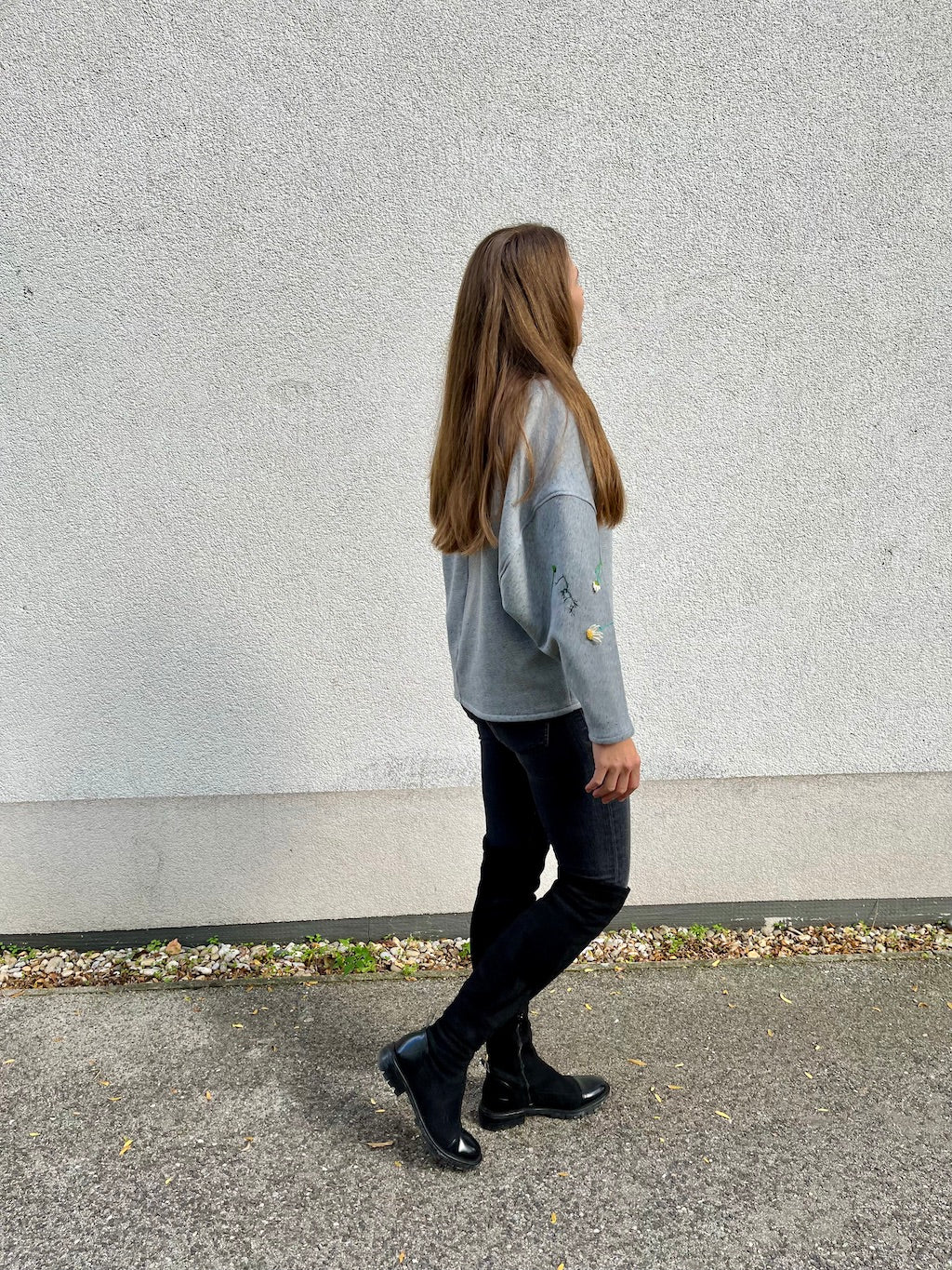 Handmade Organic Cotton Sweater with Embroidery – Daisy